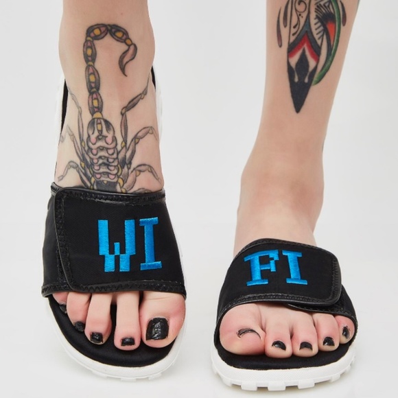 YRU * Wi Fi Nile Slides * cute Black Sandals * NEW - Picture 2 of 8
